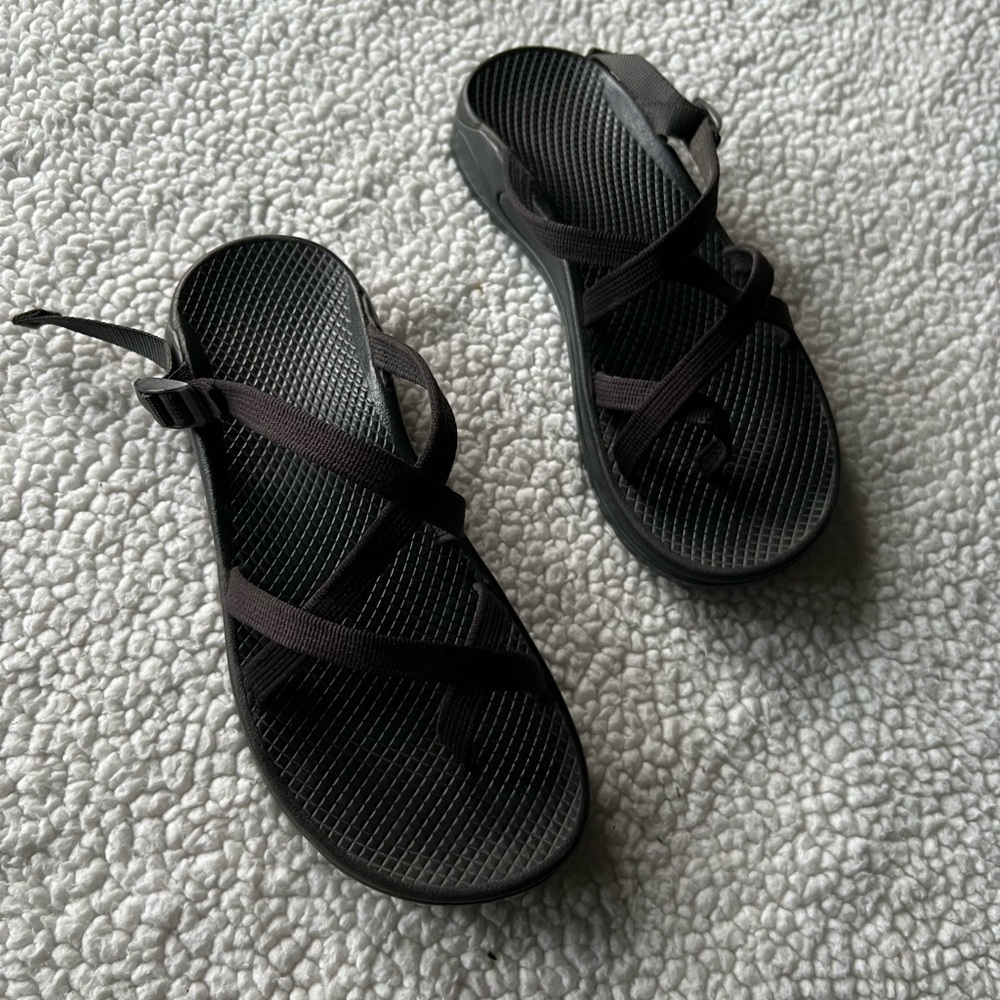 CHACO Black Strappy Samdal Women 8